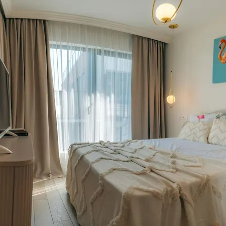 House Flamingo Апартаменты *