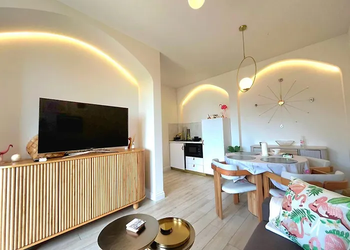 House Flamingo Апартаменты